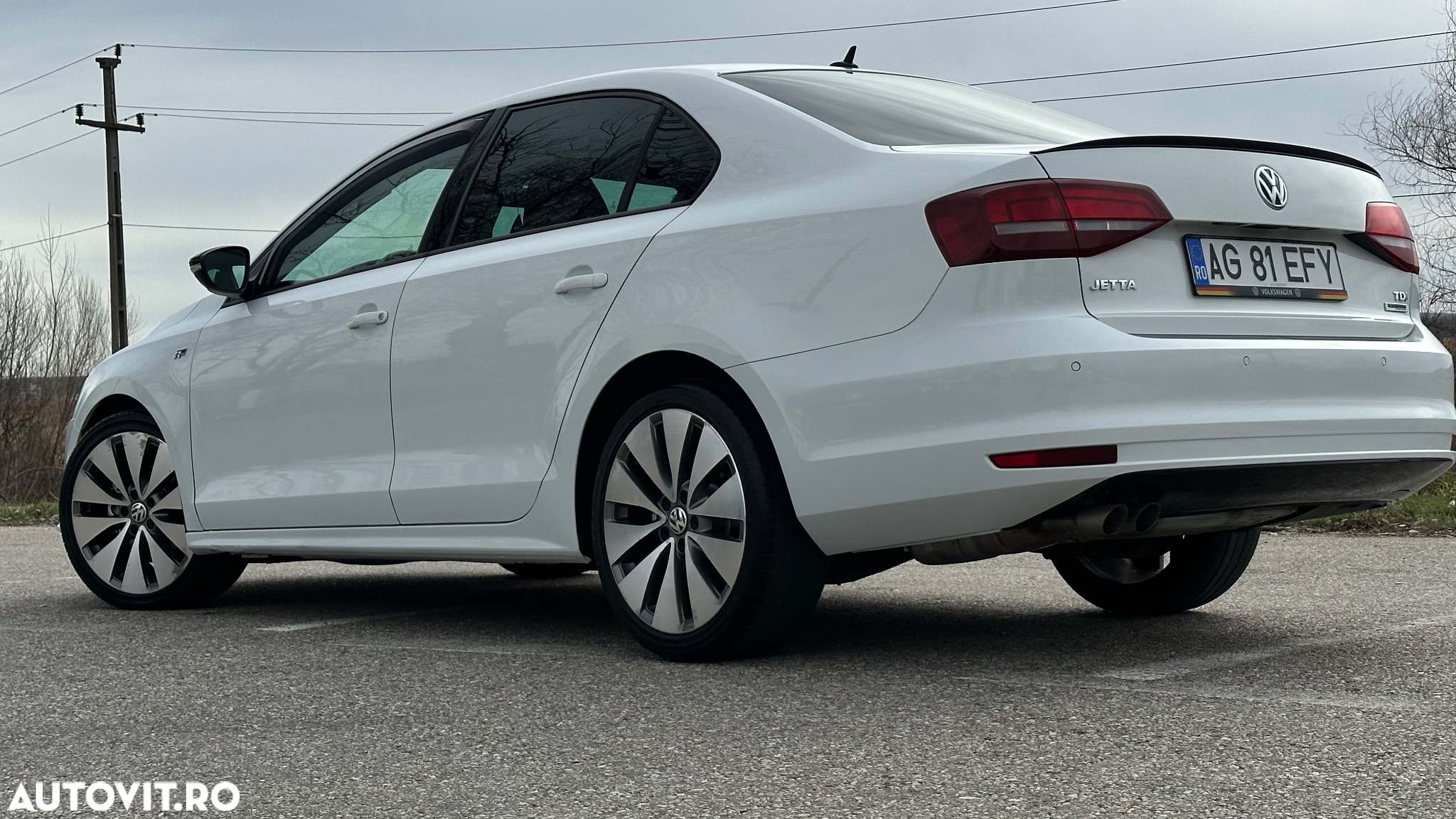 Volkswagen Jetta 2.0 TDI DSG Highline - 19
