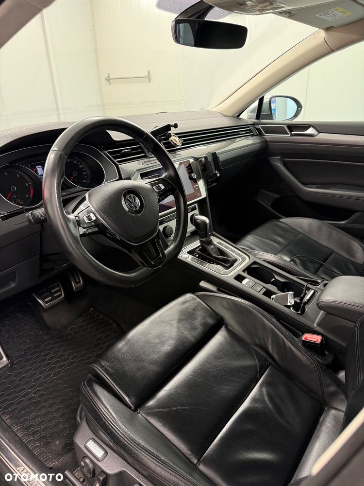 Volkswagen Passat Alltrack 2.0 TDI SCR 4Motion DSG - 9