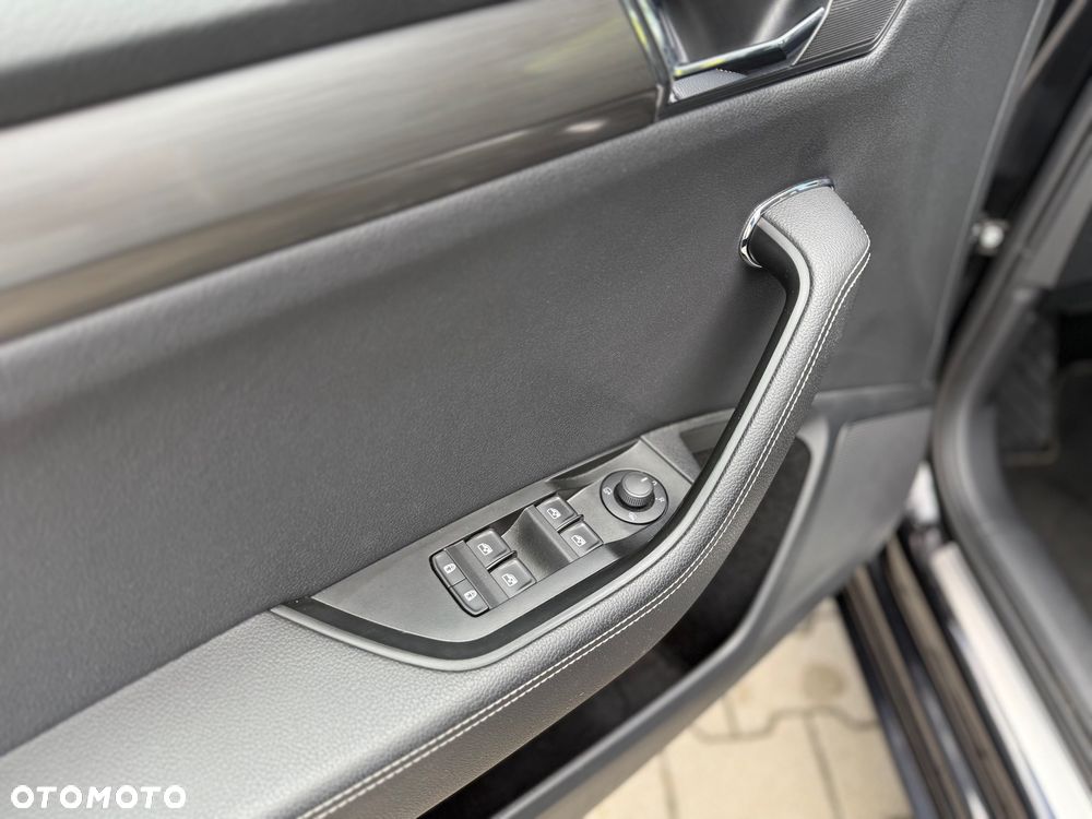 Skoda Superb 2.0 TDI DSG Ambition - 17
