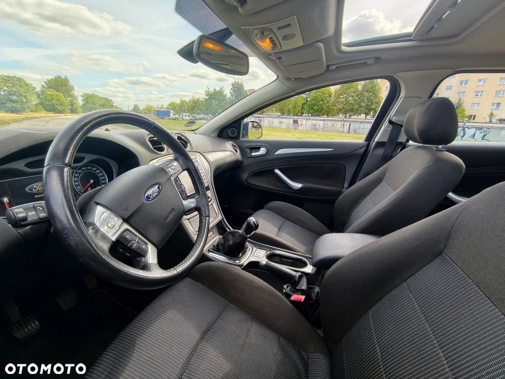 Ford Mondeo 2.0 Titanium X - 32