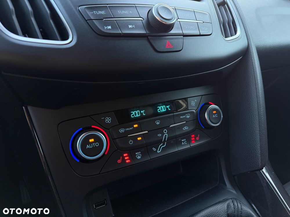 Ford Focus 1.0 EcoBoost STart-Stopp-System TITANIUM - 25
