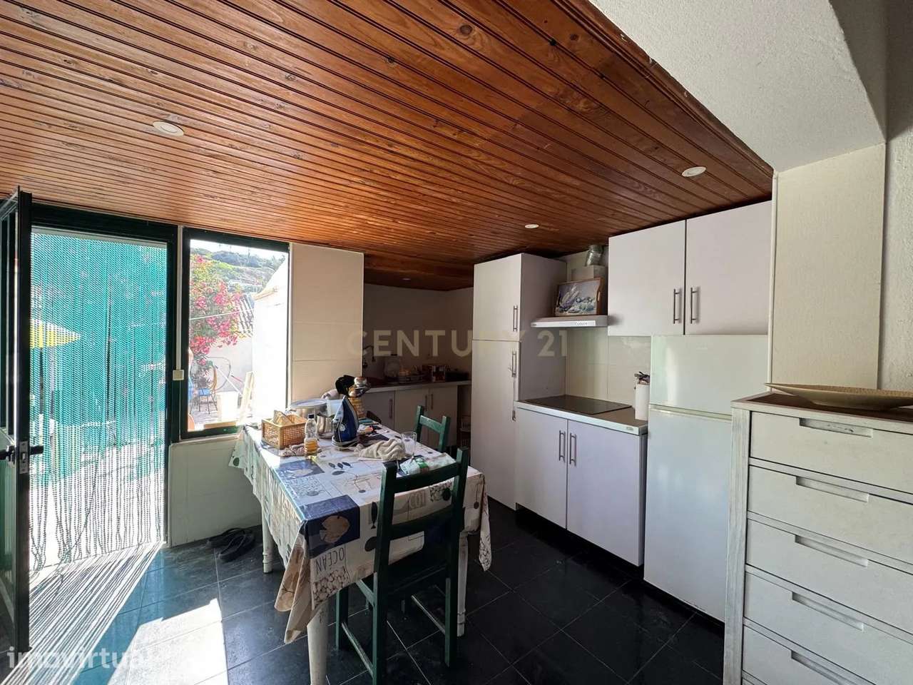 Moradia e restaurante na primeira linha da praia - Fonte da Telha - Grande imagem: 5/15