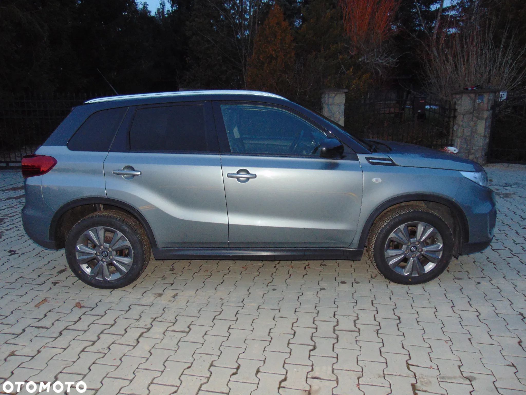 Suzuki Vitara 1.0 Boosterjet Premium 4WD - 23