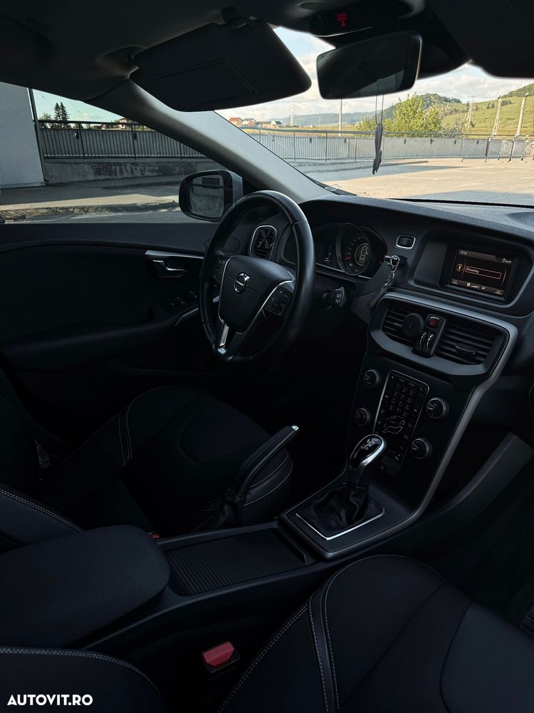Volvo V40 D3 Aut. Momentum - 10