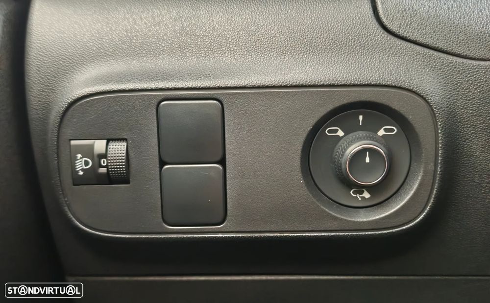 Citroën C3 1.2 PureTech C-Series - 16