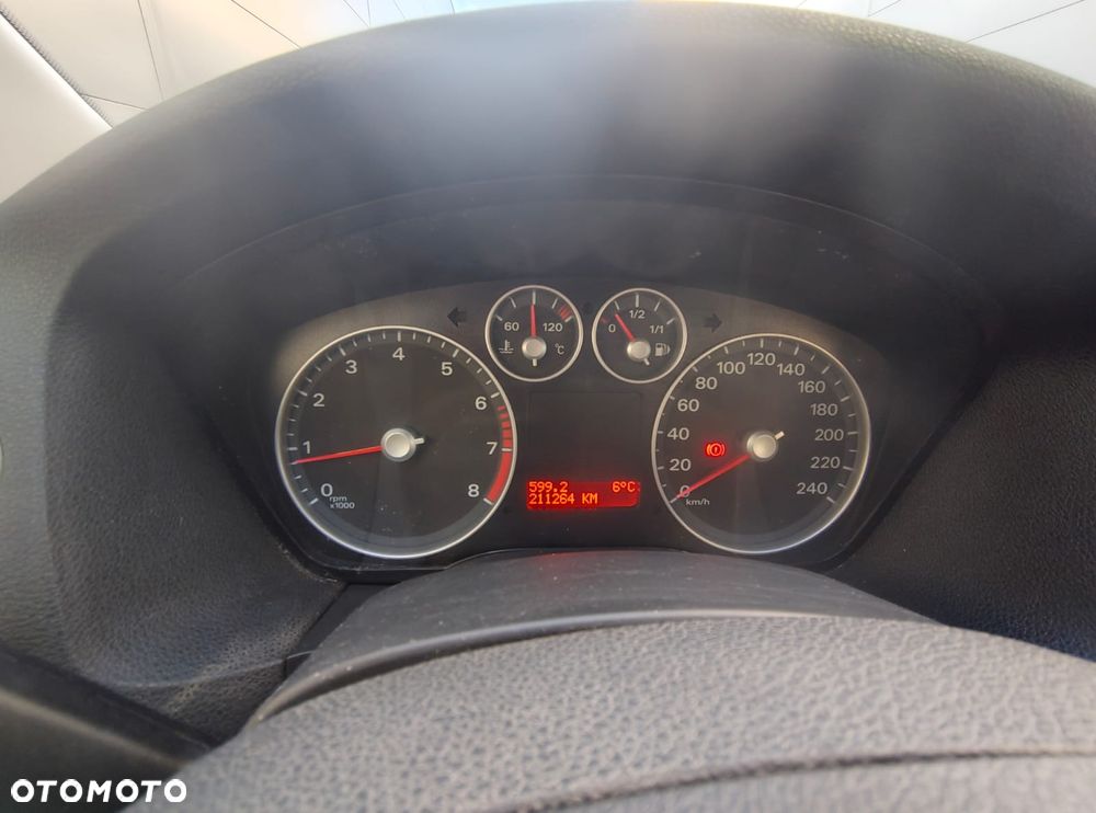 Ford Focus 1.6 16V Style - 5