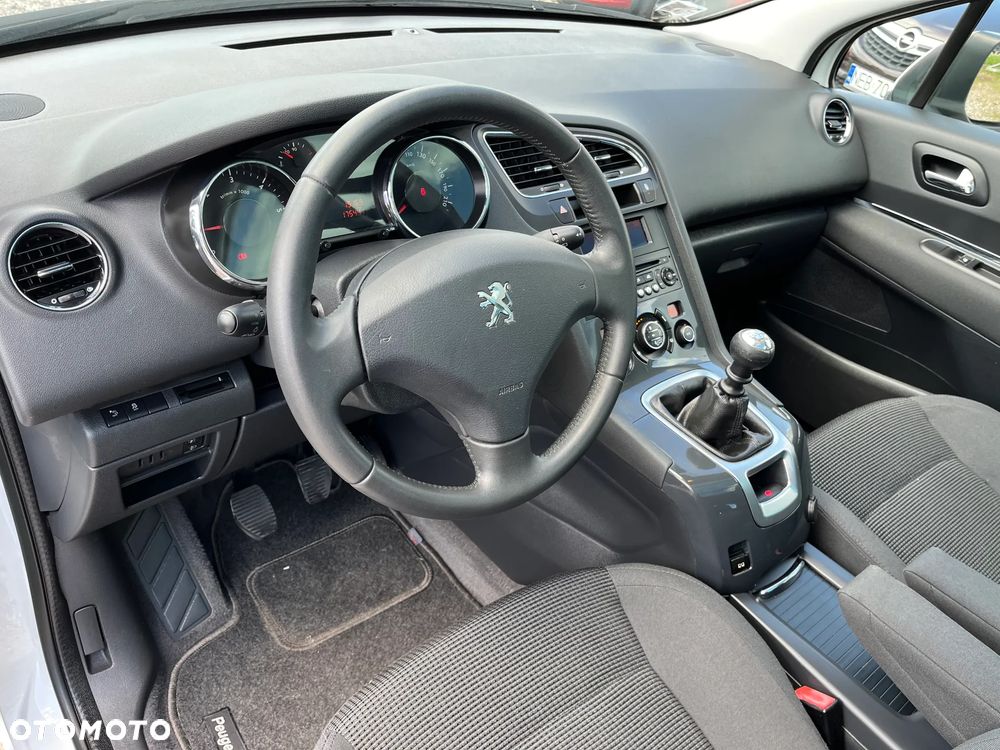 Peugeot 5008 - 19