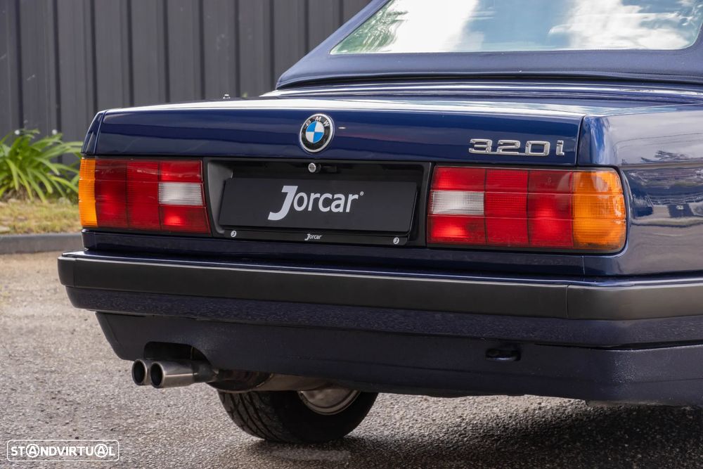 BMW 320 i Cabriolet - 22