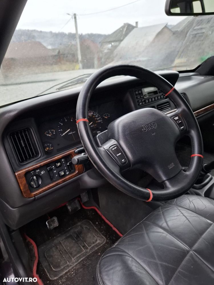 Jeep Grand Cherokee - 9
