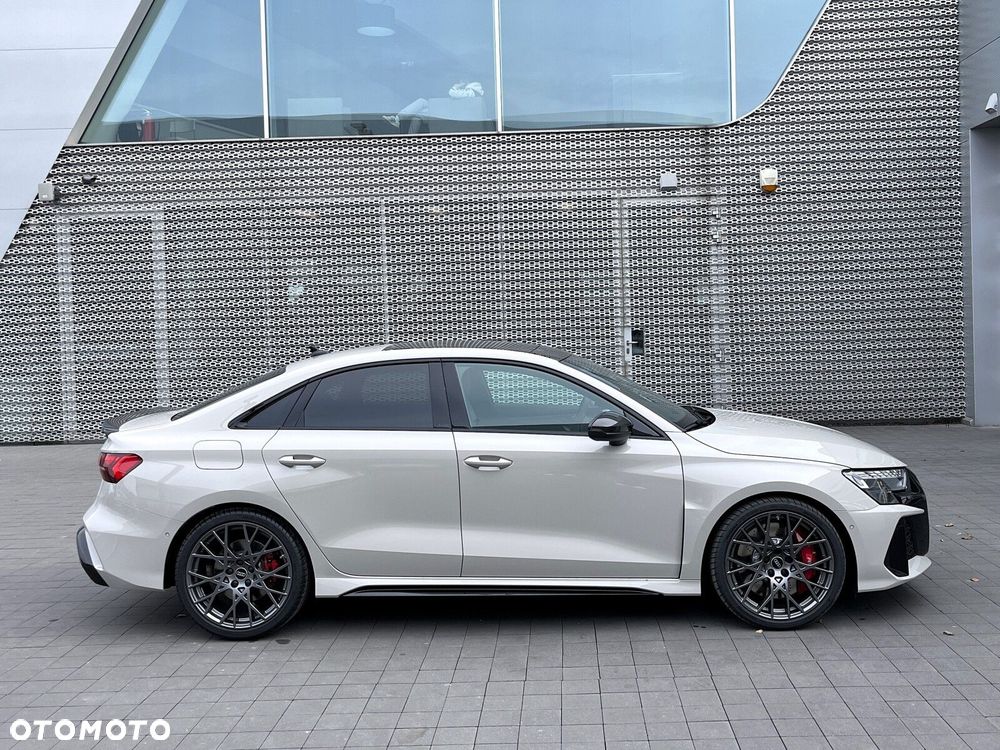Audi RS3 Limousine - 33