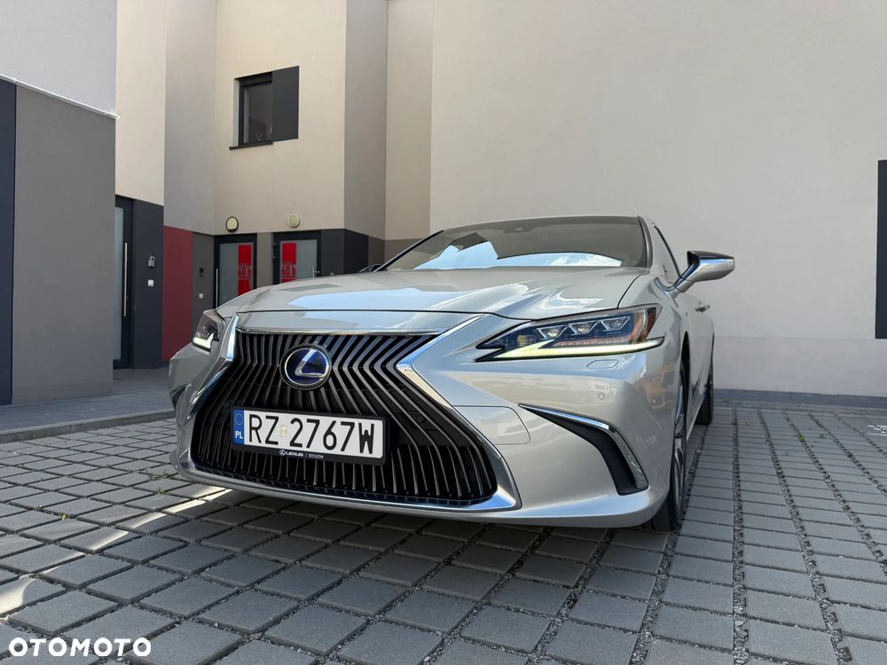 Lexus ES 300h Prestige - 12