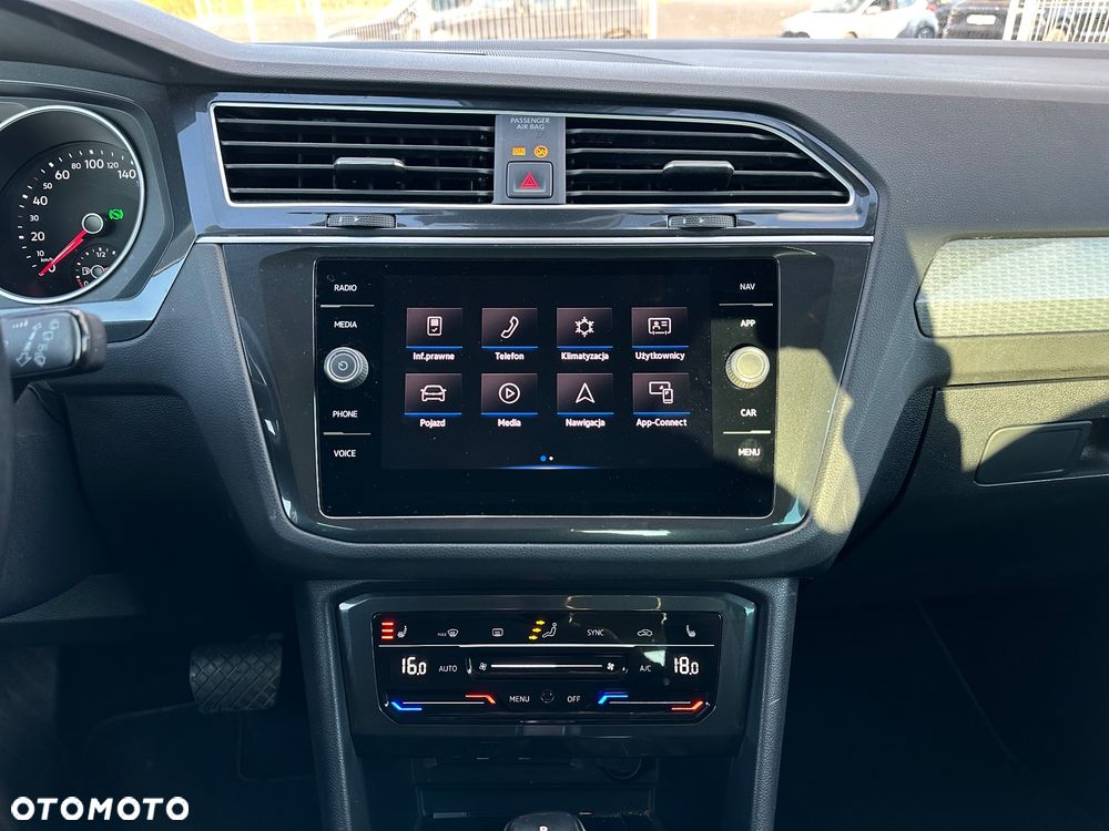 Volkswagen Tiguan - 31