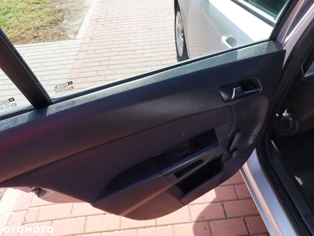 Opel Astra 1.6 Enjoy - 16