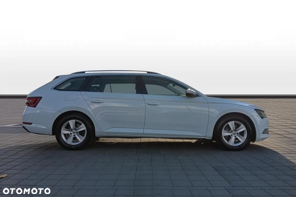 Skoda Superb 2.0 TDI Ambition DSG - 5
