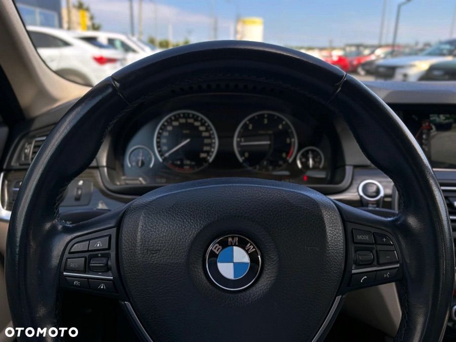 BMW Seria 5 525d xDrive Luxury Line - 36