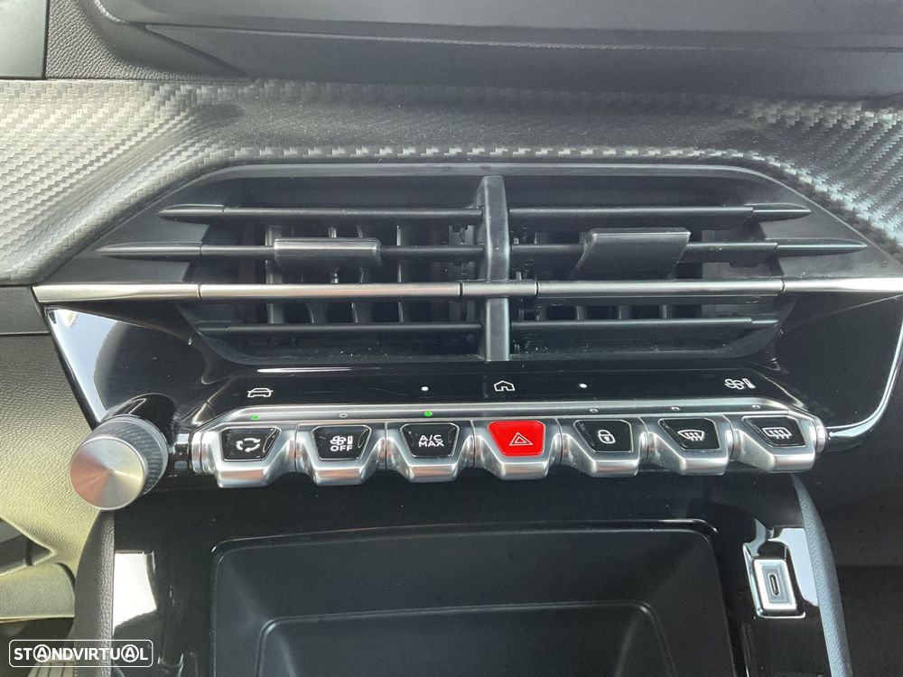 Peugeot 2008 1.2 PureTech Active Pack - 29