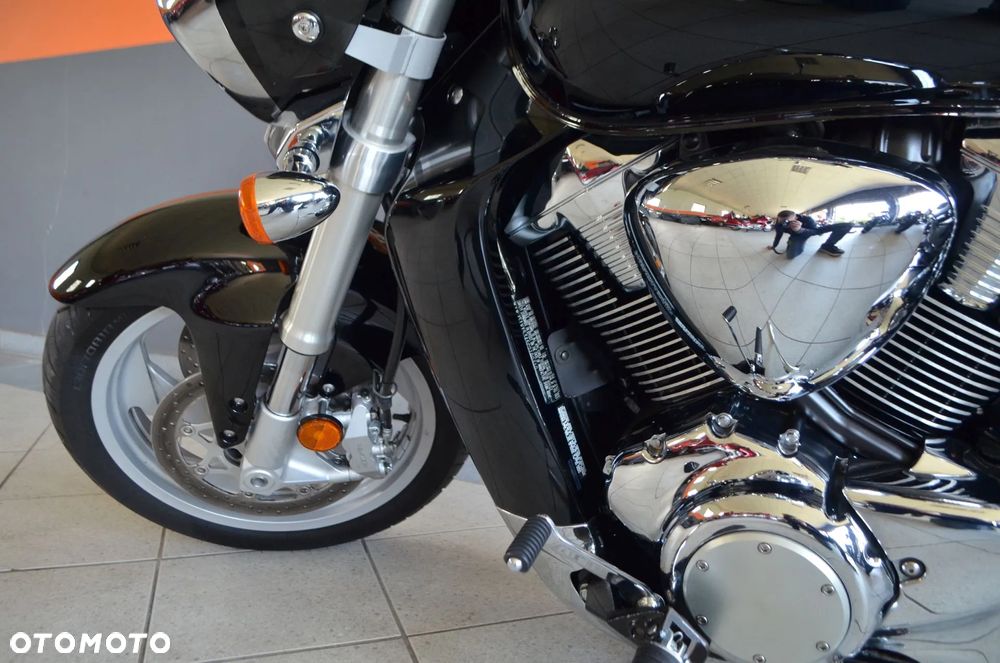 Suzuki Intruder - 23