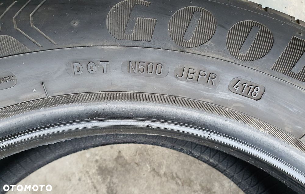 OPONA GOODYEAR EFFICIENT GRIP 225/55/R17 5MM LATO - 4