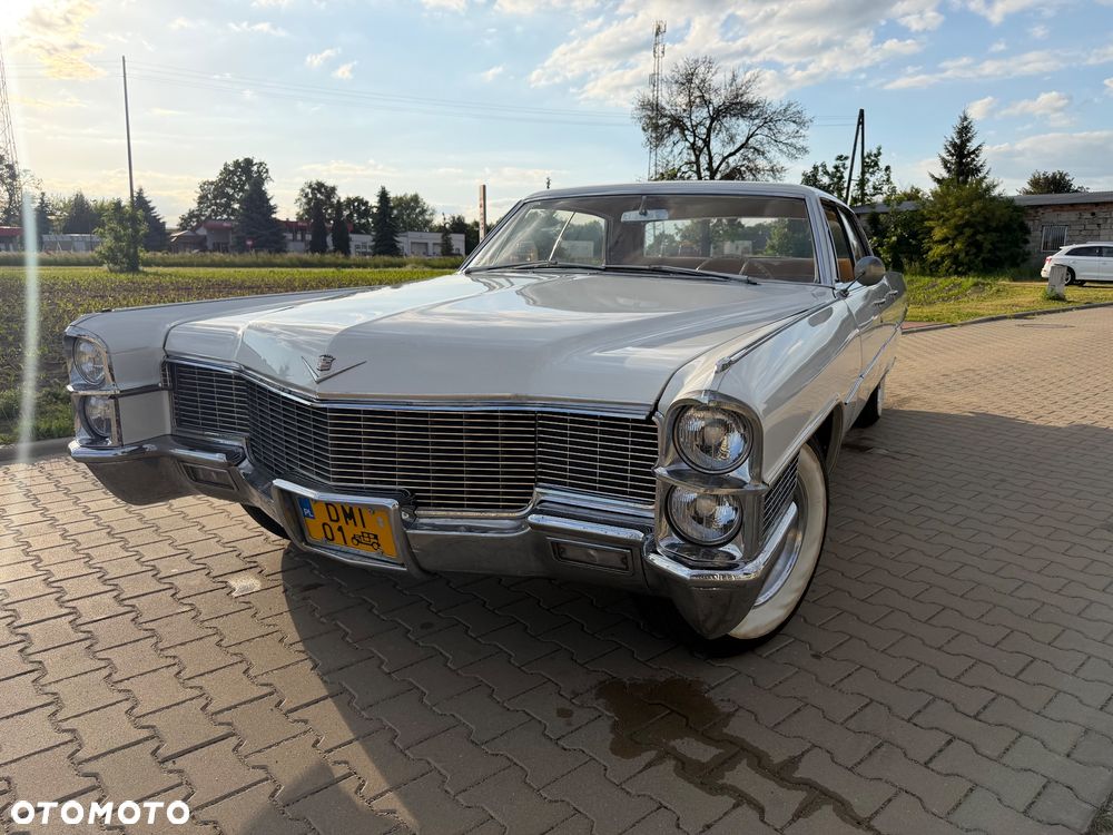 Cadillac Deville - 12