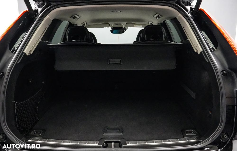 Volvo XC 60 B5 MHEV AWD Inscription - 26