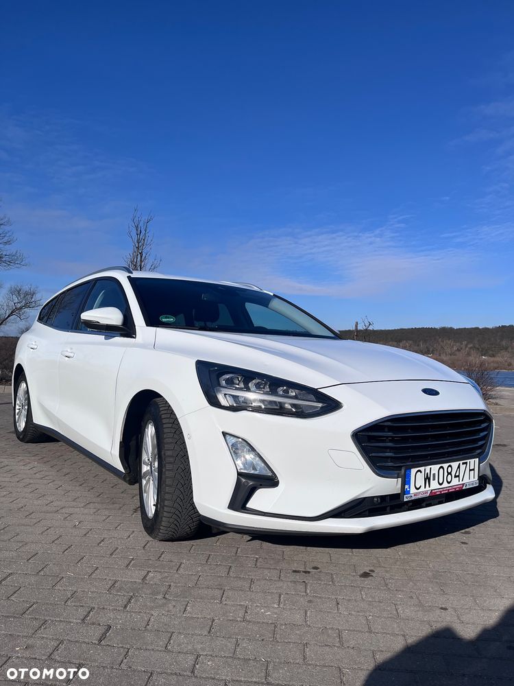 Ford Focus ver-2-0-ecoblue-titanium-business