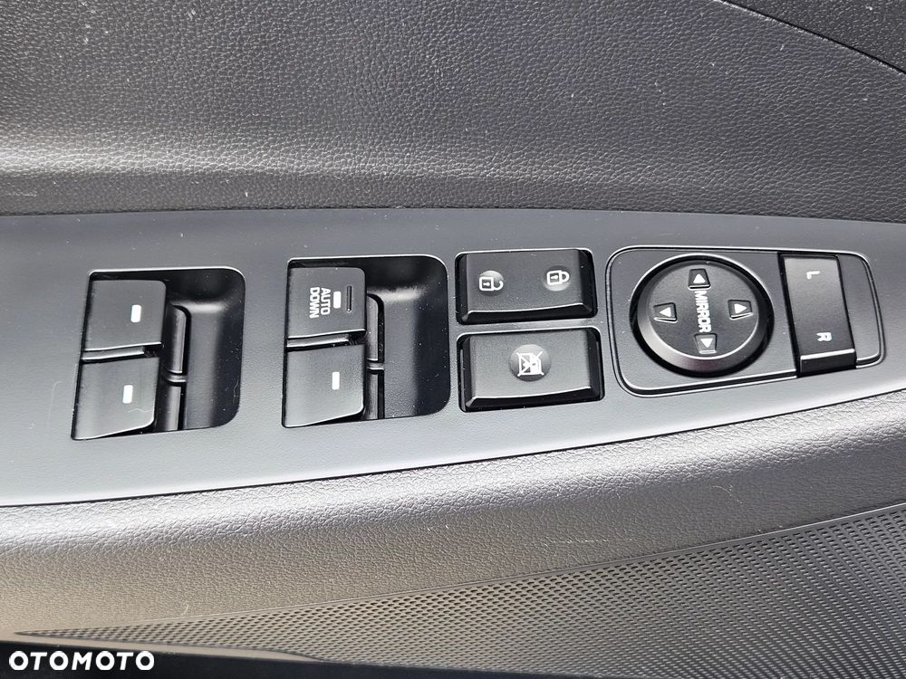 Hyundai Tucson 1.6 GDI BlueDrive Style 2WD - 33