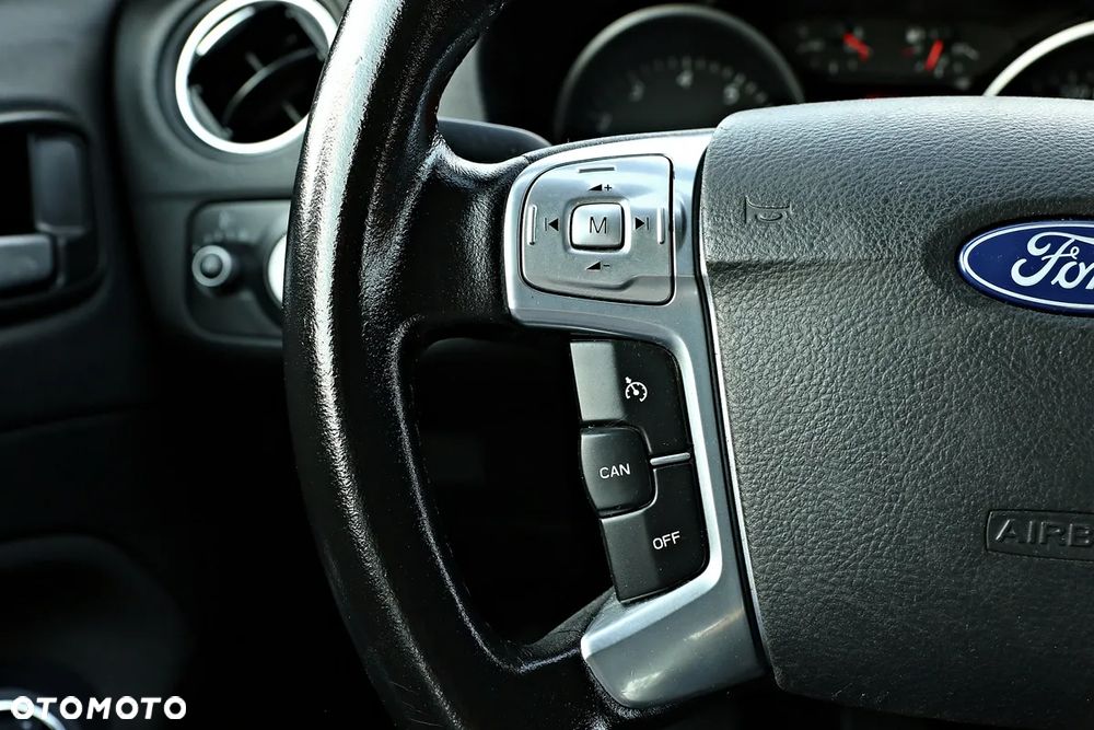 Ford Mondeo 2.0 Ghia - 25