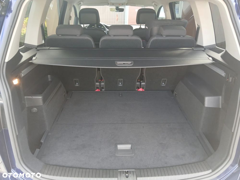 Volkswagen Touran - 18
