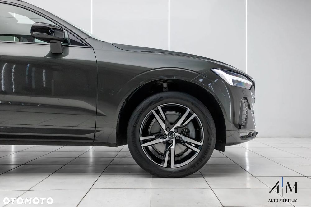 Volvo XC 60 B5 D AWD Ultimate Dark - 9