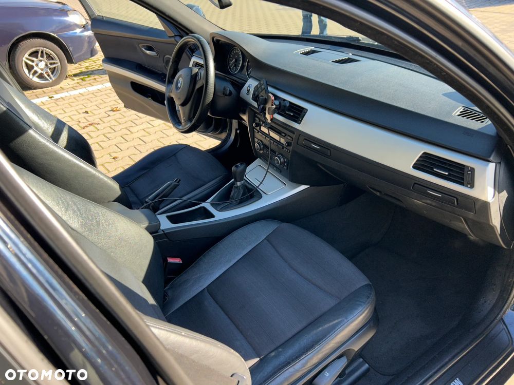 BMW Seria 3 318d - 6