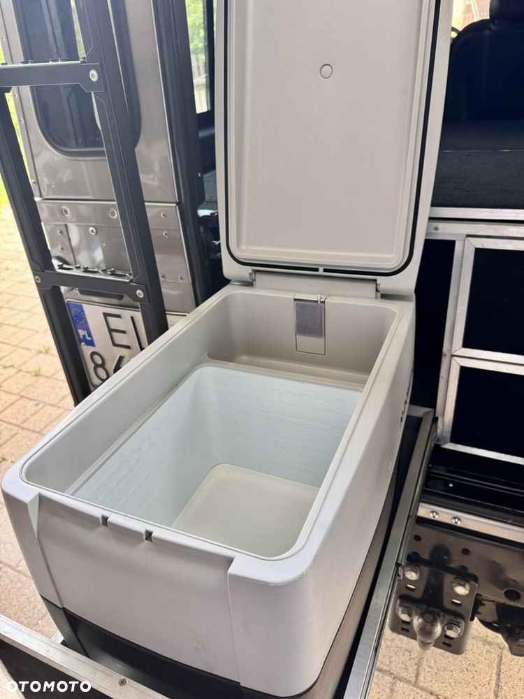 Land Rover Defender 2.5 TDI - 11