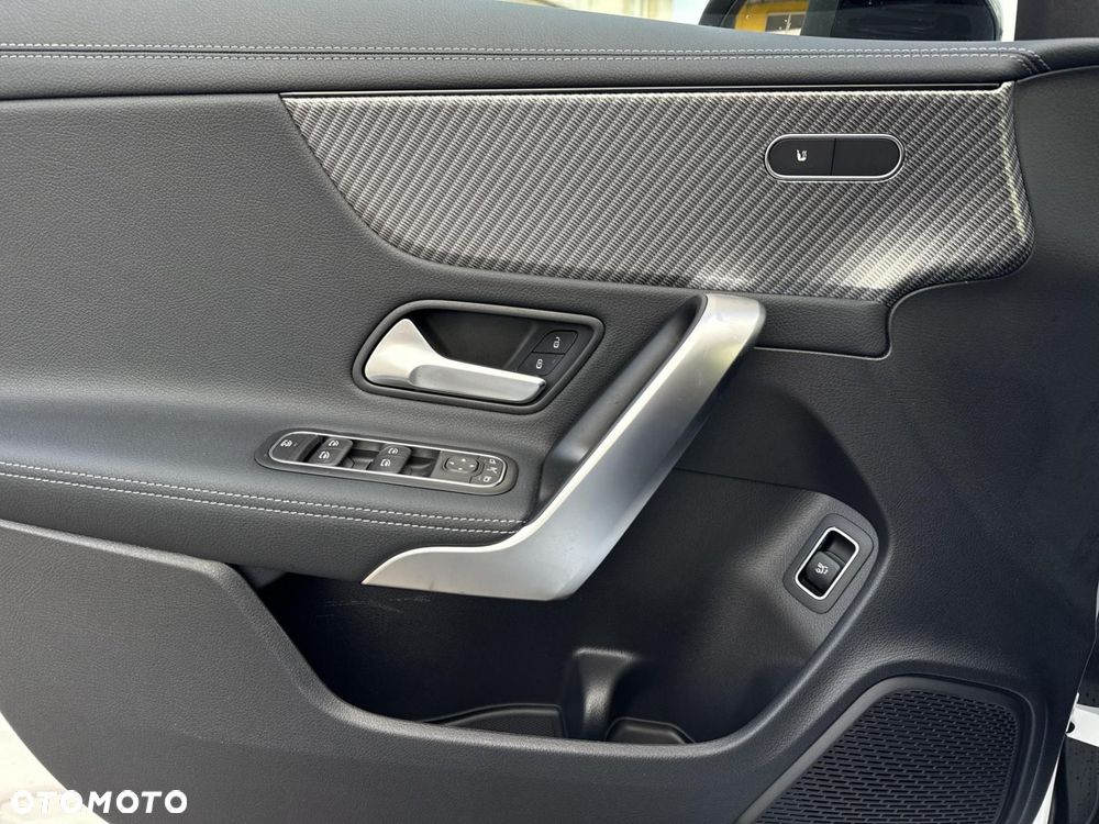 Mercedes-Benz CLA - 11