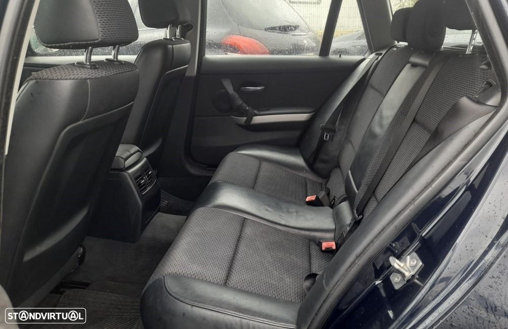 BMW 318 d Touring Sport - 12