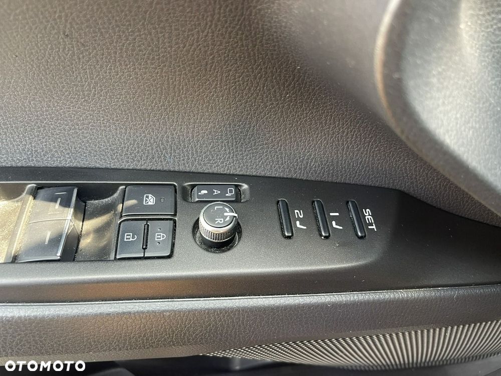 Toyota Camry 2.5 Hybrid Dynamic Force Executive e-CVT - 16