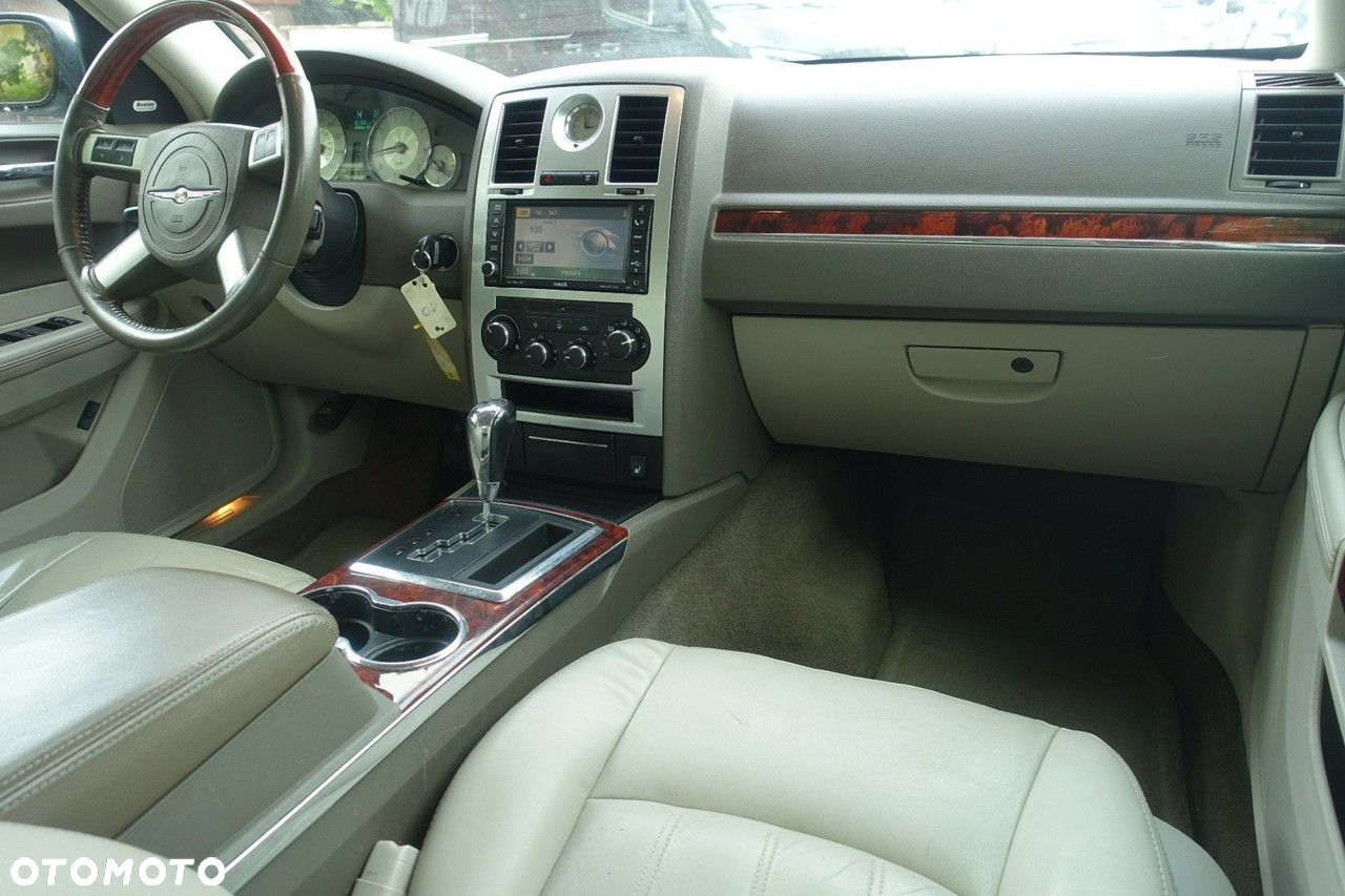 Chrysler 300C - 14