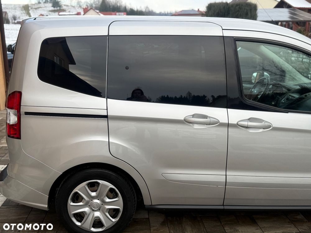 Ford Tourneo Courier 1.5 TDCi Titanium - 11