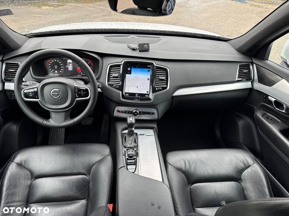Volvo XC 90 D5 SCR AWD Momentum 7os - 23
