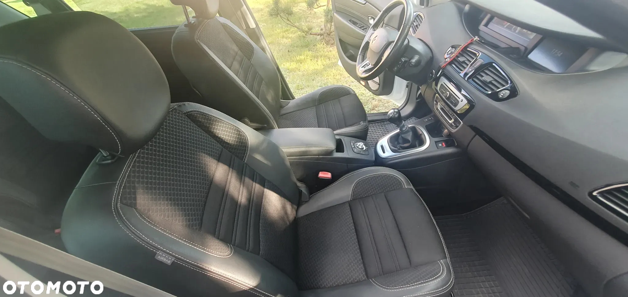 Renault Scenic ENERGY TCe 115 Bose Edition - 9