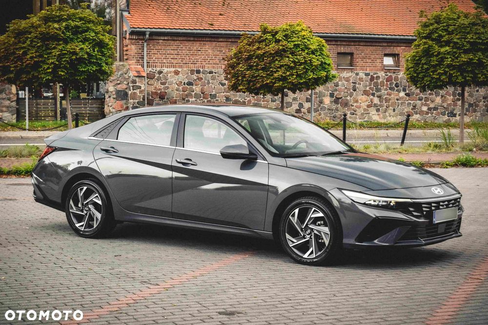 Hyundai Elantra 1.6 Executive - 21