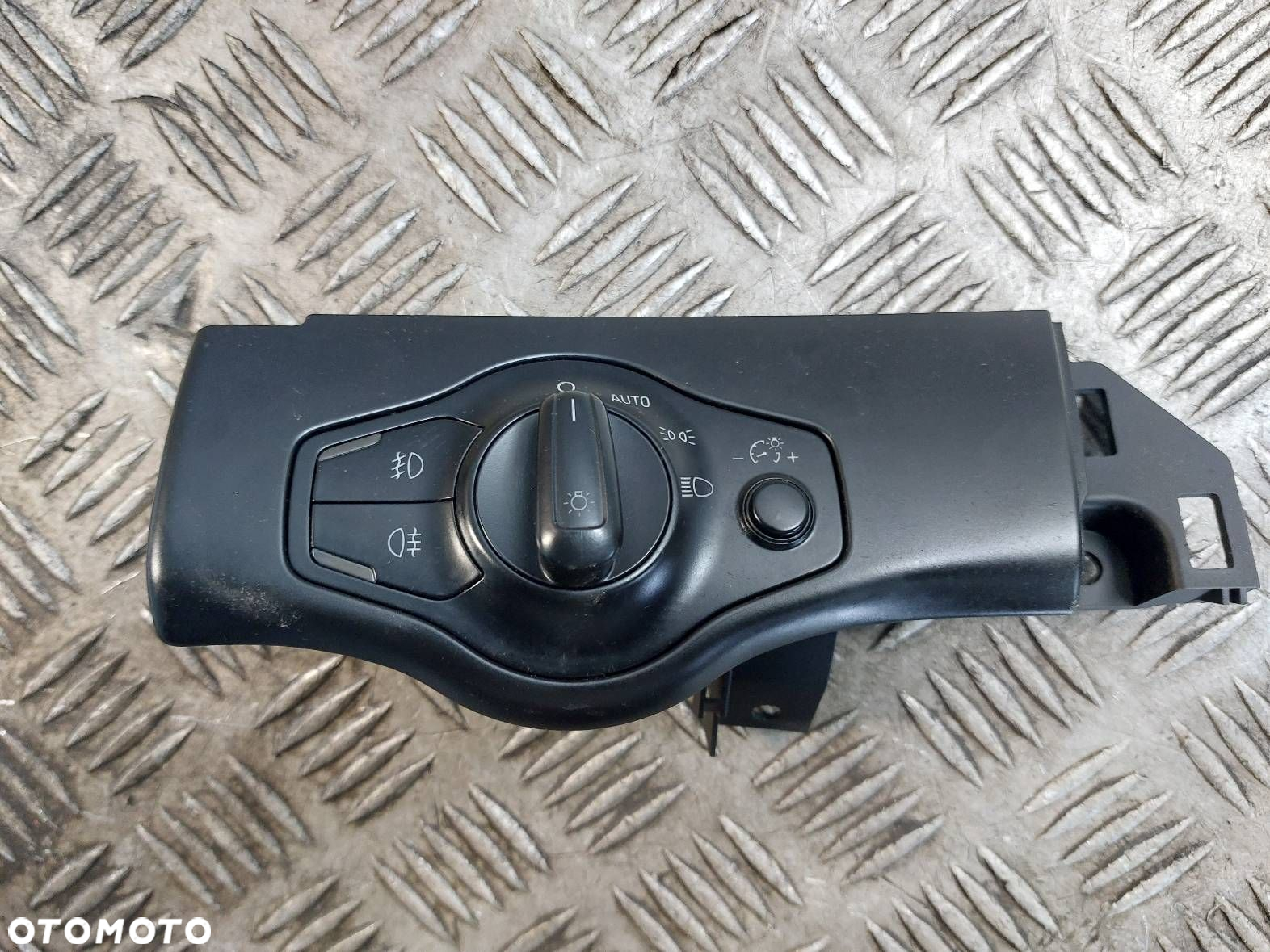 KRATKA NAWIEWU ŚRODKOWA LEWA RAMKA PRZEŁĄCZNIK AUDI A4 B8 8K1820901H - 3