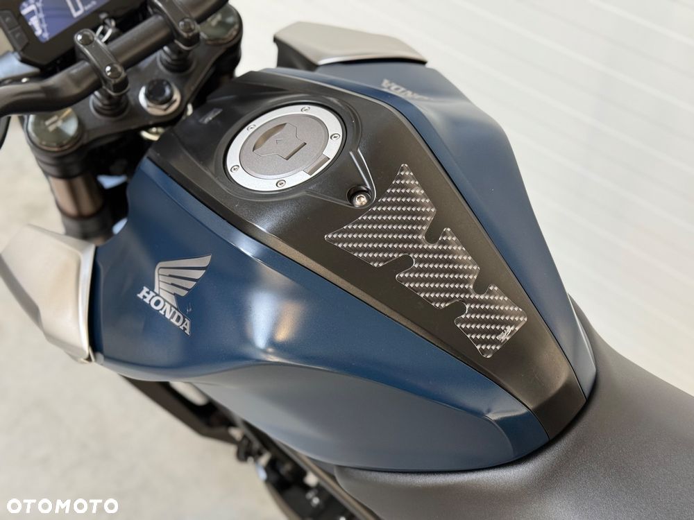 Honda CB - 27