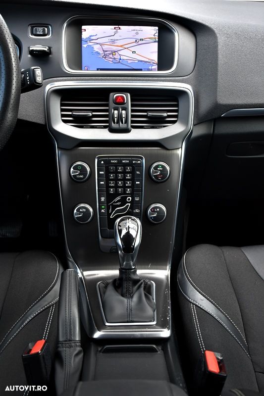 Volvo V40 - 21