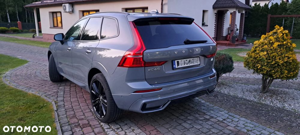 Volvo XC 60 T8 Plug-In Hybrid AWD Plus Black Edition - 4