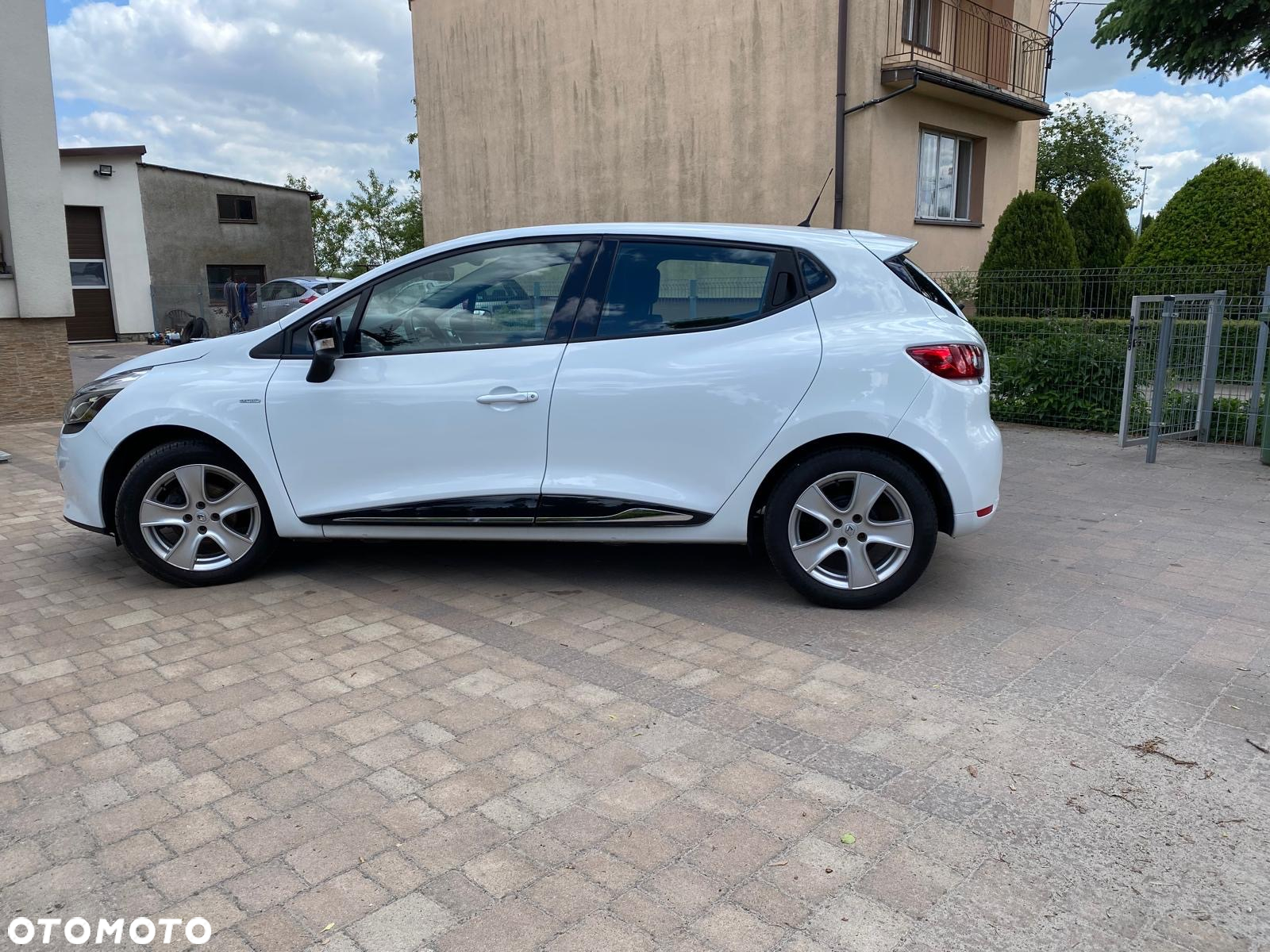 Renault Clio 1.2 16V Life - 5