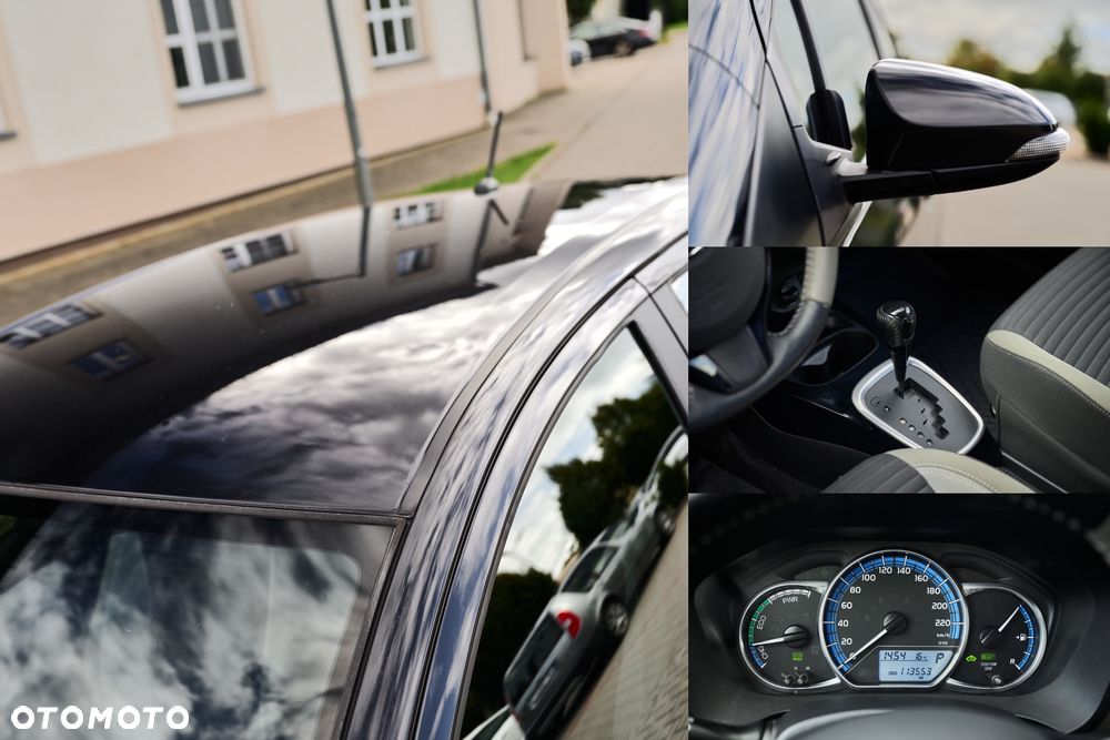 Toyota Yaris Hybrid 100 Selection Passion - 37