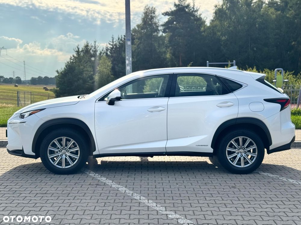 Lexus NX 300h Elite 2WD - 4