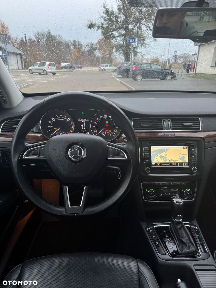Skoda Superb 2.0 TDI Elegance DSG - 16