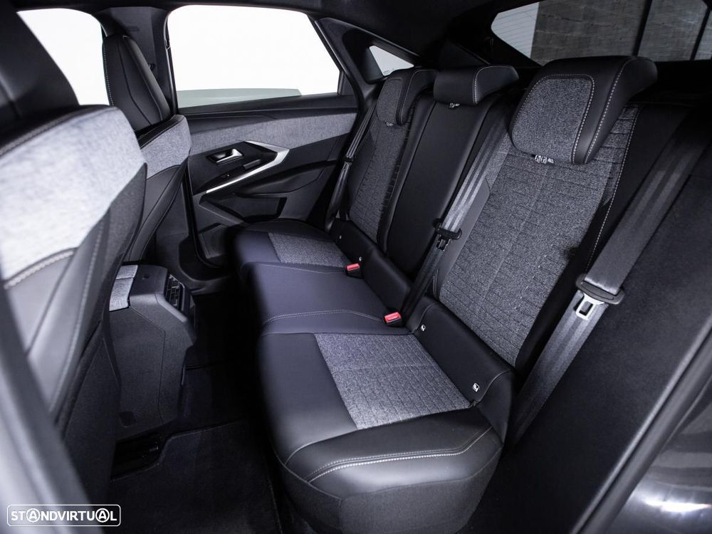 Peugeot E-3008 73 kWh Allure - 11