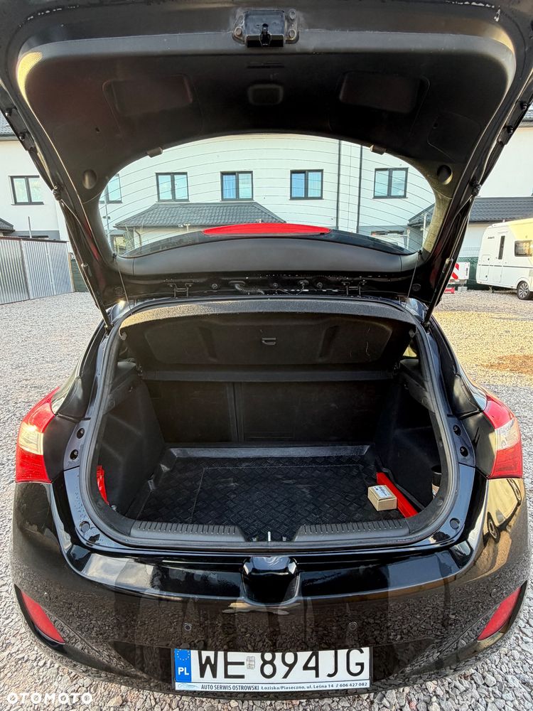 Hyundai i30 1.6 CRDi Classic - 11