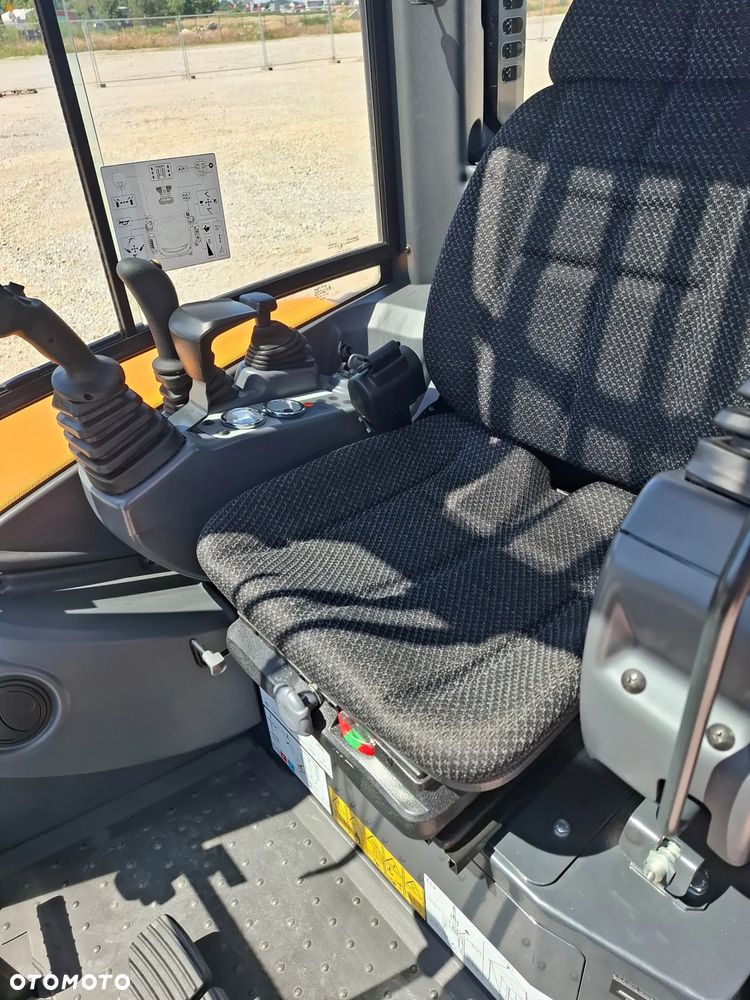 Case CX35D - 6